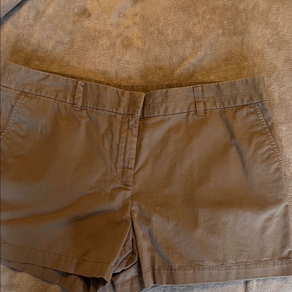 LOFT Tan Women's shorts- like new!